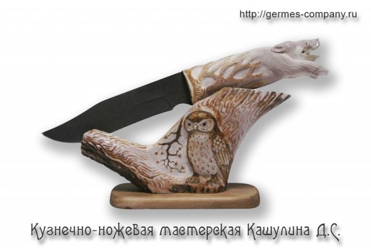 Ножевая композиция на подставке в форме совы и ручкой в форме кабана